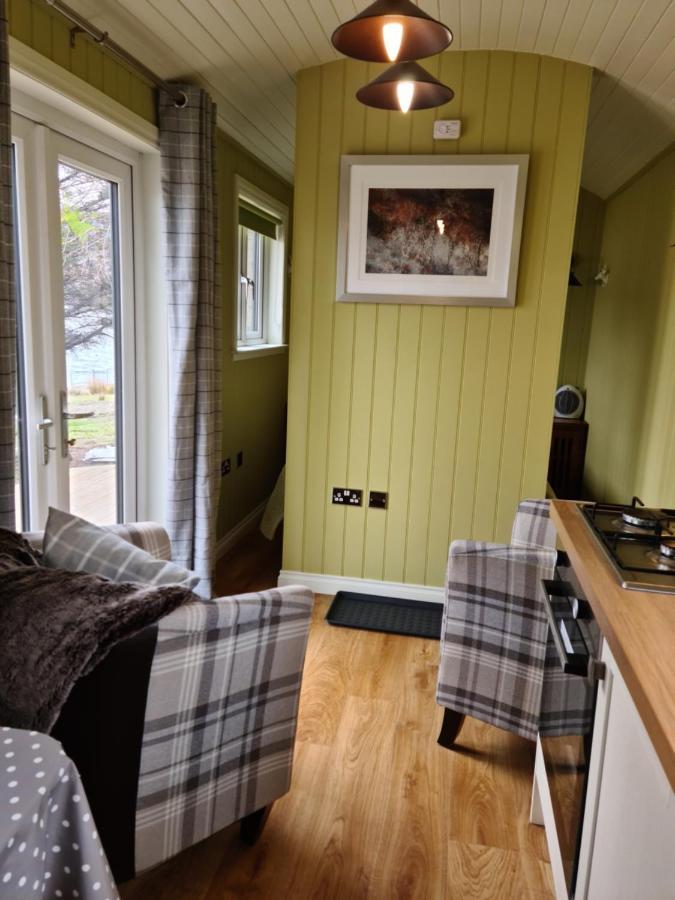 The Bay ,Luxury Shepherds Hut, Dundonnell Exterior photo