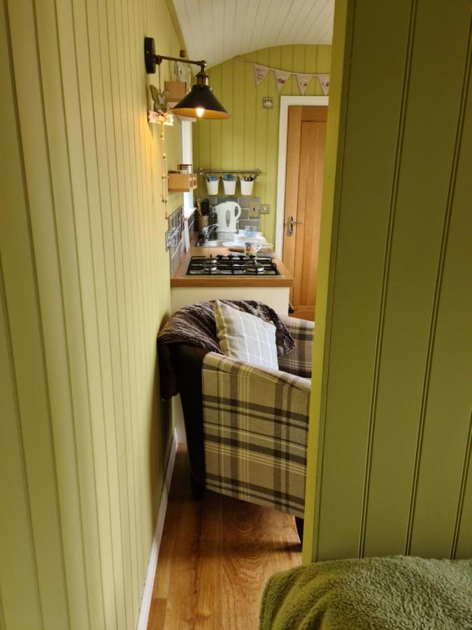 The Bay ,Luxury Shepherds Hut, Dundonnell Exterior photo